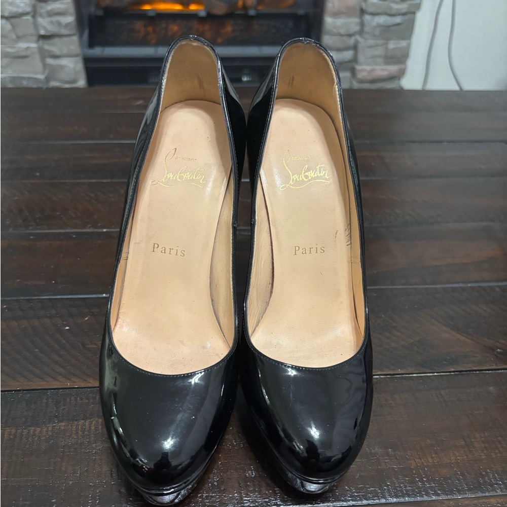 Christian Louboutin Bianca 140 Black Patent leather Pumps!
5” heels, 37.5 - Picture 2 of 9